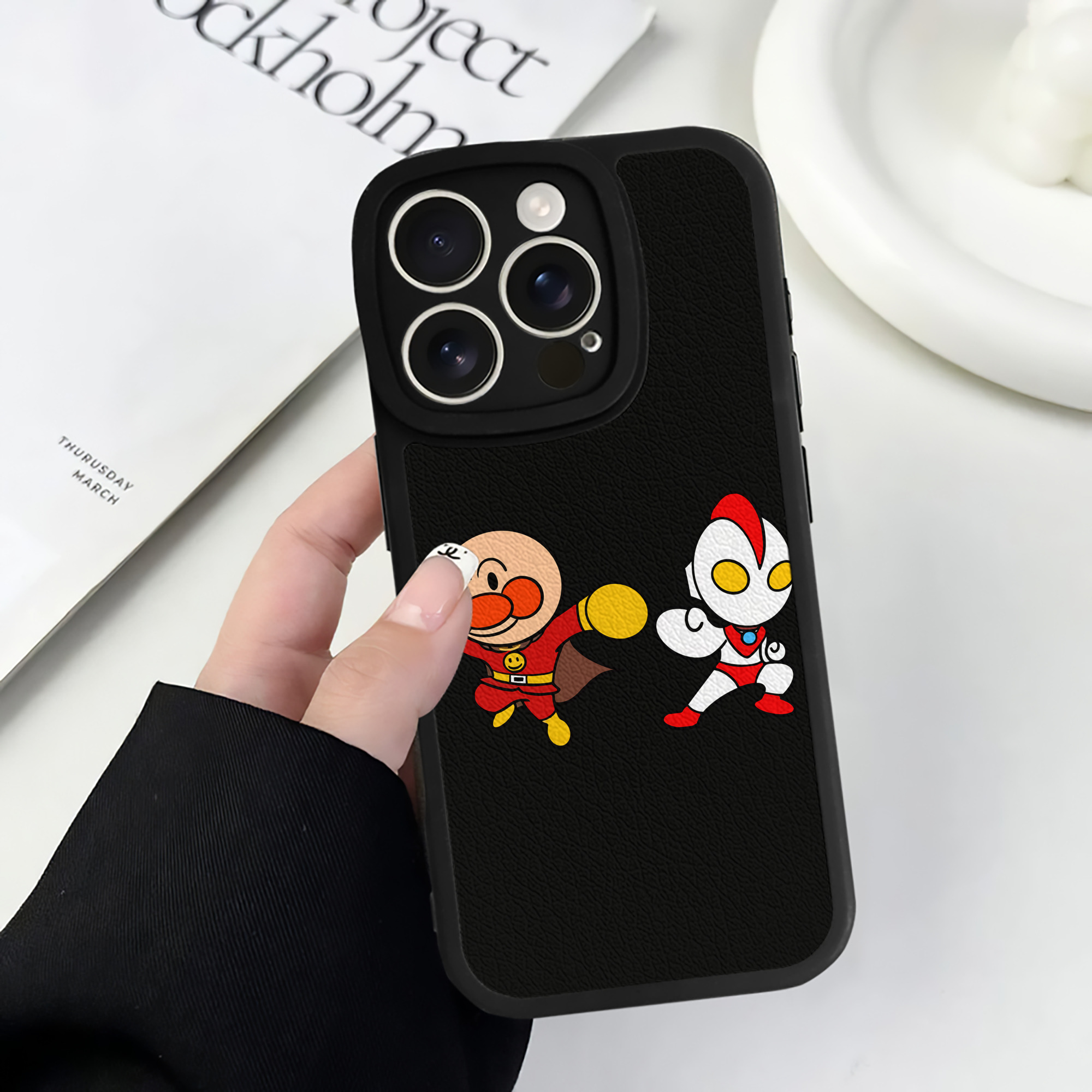 （画像用） アンパンマン Anpanman 【iPhone 16シリーズ対応】シリコンスマホケース（レザー調） 材質：シリコン